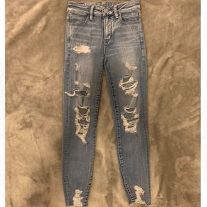 American Eagle Medium Wash Distressed High Rise Jeggings (US 0 Short)